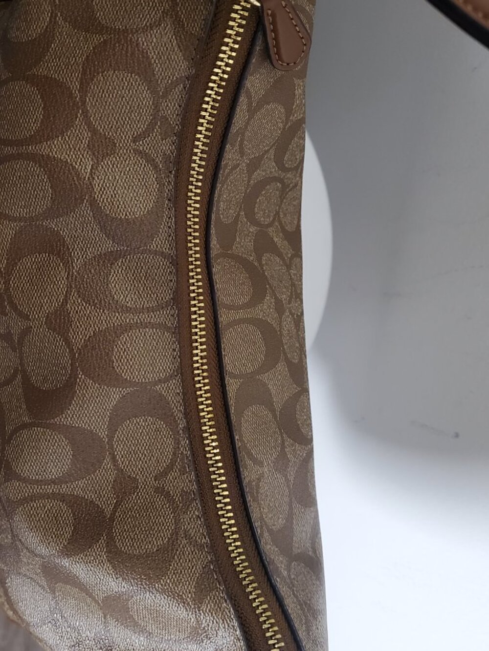 27. Coach Brown Signature Logo Zip Top Shoulder Bag Gold Hardware Inner Pockets - Picture 7 of 8
